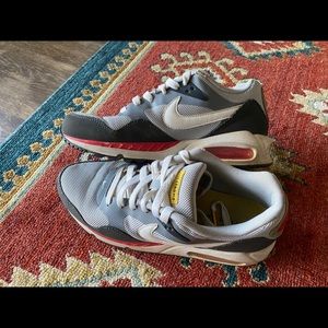 Nike Air Max Livestrong Sneaker